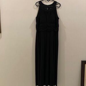 SLNY Black Sleeveless Pleated Maxi Dress